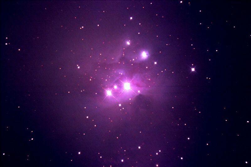 Gasnebel NGC 1977 und Sterne